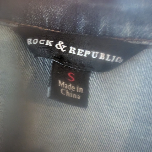 Rock & Republic Gray Denim Jacket for Effortless Style - Picture 5 of 12